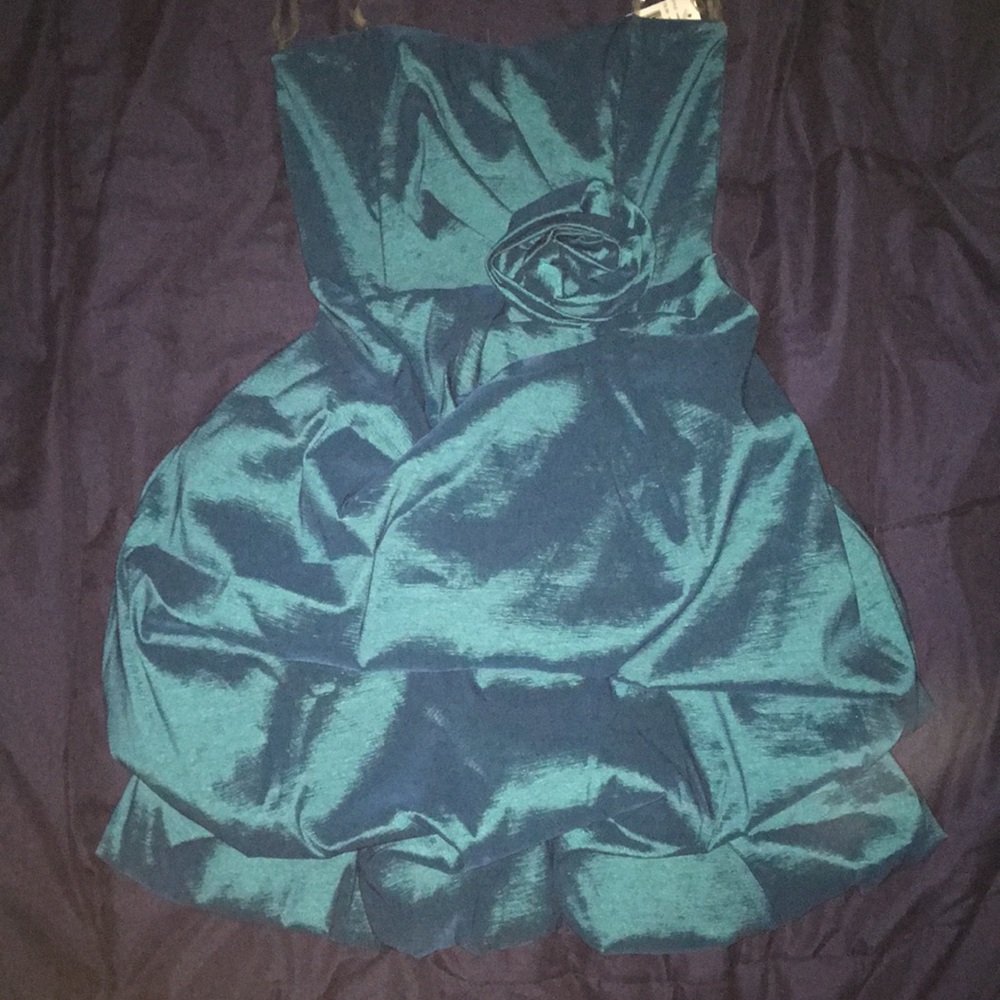 Strapless formal dress
